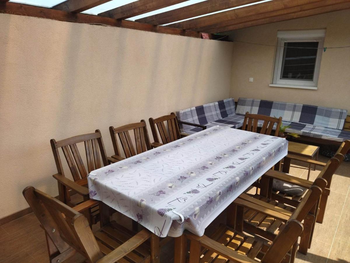 Kurucz Vendeghaz Hajduszoboszlo Apartment Ngoại thất bức ảnh
